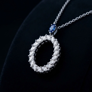 Collier RAAMAA Diamond plaqué or 14 carats avec pendentif couronne ovale, diamants de laboratoire taille marquise et saphir bleu - Product Image 3