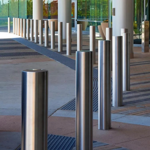 Poste de Barrera Vial Profesional de Acero Inoxidable para Seguridad Vial Industrial y Urbana - Product Image 3
