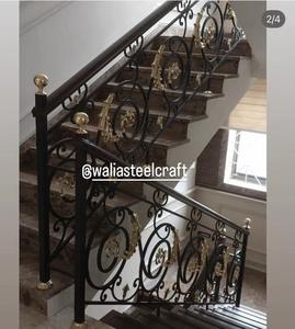 Rampe d'escalier en fer forgé de designer avec détails en laiton des deux côtés, rampe intérieure haut de gamme, exportateur, vente en gros, taille personnalisée - Product Image 3