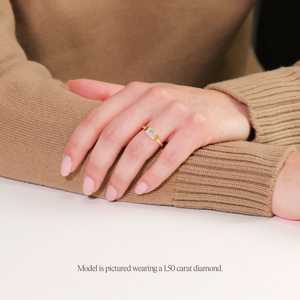 Anillo de compromiso de oro macizo de 14k con diamante de laboratorio CVD de 1 quilate, corte esmeralda, solitario, tipo Bridle, de East West - Product Image 6