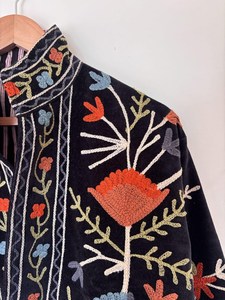 Chaqueta Suzani Bordada a Mano, Chaqueta de Terciopelo con Bordado Floral, Chaqueta Corta de Terciopelo, Vestidos Casuales - Product Image 3