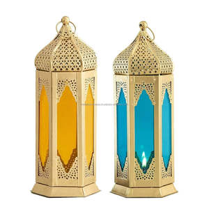Farol de Metal Cuadrado Marroquí Hecho a Mano, Decoración para el Hogar, Diseño Personalizable, Decoración de Alta Calidad para Eventos - Product Image 1