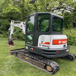 Mini-excavatrice Bobcat E35, offre directe d'usine, machine sur chenilles hydraulique de 3,5 tonnes, conçue pour gérer des environnements de travail exigeants - Product Image 1