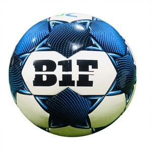 Ballon de football avec vessie en caoutchouc, haute rétention d'air, taille 5, résistant à l'eau, 420g - Product Image 1