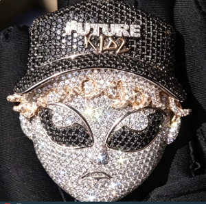 Collier avec pendentif en moissanite Ice Cubed et breloque chapeau d'alien, plaqué argent, micro-pavé, bijou tendance pour fête, cadeau - Product Image 4