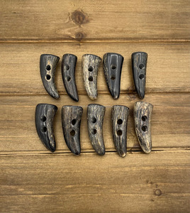 100% natural50 Uds. Botones de palanca de decoración marrón y negra abrigos de palanca botones de agujero de costura Punto de cuerno artesanías de madera para ropa - Product Image 3