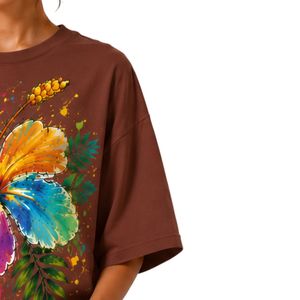 เสื้อยืดโอเวอร์ไซส์สีน้ำตาลช็อกโกแลตสำหรับผู้หญิง พิมพ์ลายดอกชบาสีสันสดใส เสื้อยืดลำลองผ้าฝ้ายสำหรับฤดูร้อน รับผลิตแบบ OEM ODM - Product Image 4