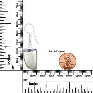 Boucles d'oreilles en pyrite cabochon, design minimaliste fait main, mignonnes pour les fêtes, avec attaches en crochet de poisson en laiton plaqué argent, vente en gros par paire au prix d'usine - Product Image 4