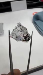 Diamante Blanco Claro de Corte Cara de Tigre, Cultivado en Laboratorio, Claridad VVS, para Joyería, Origen Gujarat - Product Image 3