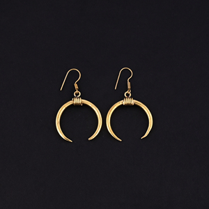 Pendientes Pequeños de Aro Huggie de Latón con Luna Creciente Chapados en Oro para Mujer, de Lujo - Product Image 2