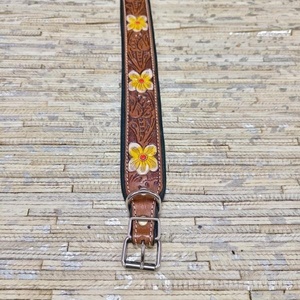 Laisse pour chien en cuir façonnée à la main, laisse pour animal de compagnie robuste et résistante, laisse d'entraînement en cuir personnalisée, laisse de luxe pour chien à motifs floraux - Product Image 2