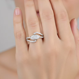 Nouvelle conception de bague en or avec diamants en forme de feuille, bijoux tendance pour cadeau - Product Image 4