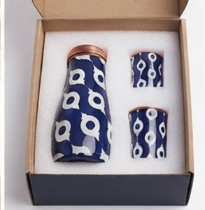 Botella de agua de cobre esmaltado azul y blanco con 2 tazas, diseño elegante, perfecta para la hidratación diaria, viajes, gimnasio, yoga y oficina. - Product Image 6