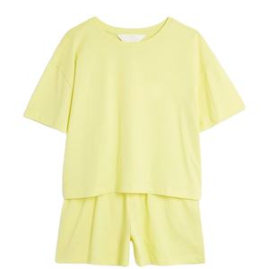 Conjunto corto informal de dos piezas para mujer con logotipo personalizado Venta al por mayor Streetwear Camiseta y pantalones cortos Conjuntos de mujer para mujer 2026 - Product Image 5