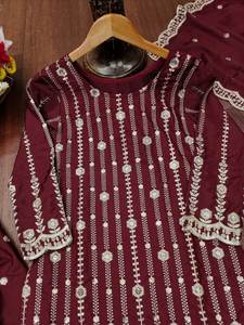 Listo para comprar: Conjunto de Kurti, pantalón y dupatta de estilo afgano con bordado pesado y lentejuelas en colores brillantes, largo hasta la rodilla, para mujer. - Product Image 5