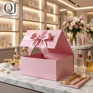 Caja Rígida Plegable Magnética con Cinta Negra Mate Rosa de Alta Gama, Ecológica y con Relieve Personalizado, para Empaque de Sets de Cosméticos y Cuidado de la Piel - Product Image 4