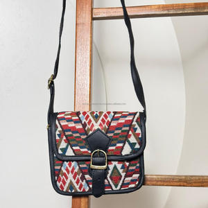 2025กระเป๋าหนัง kilim สะพายไหล่สำหรับผู้หญิงดีไซน์เนอร์แฟชั่นลายชนเผ่ากระเป๋าถือขนาดเล็ก - Product Image 5