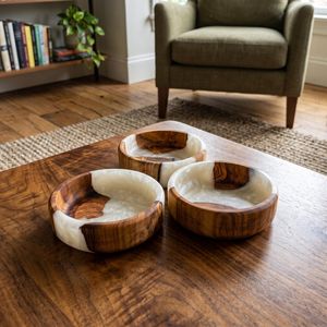 Bols de service ronds en bois et résine faits à la main, plats décoratifs naturels, vaisselle minimaliste pour la maison - Product Image 1