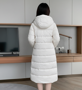 Veste courte à capuche pour femme, en duvet épais, imperméable, écologique, en polyester, pour l'hiver, ODM/OEM - Product Image 5