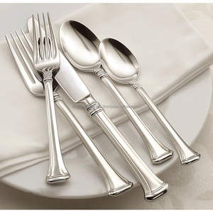 Ensemble de couverts en métal de qualité supérieure avec des courbes artistiques créant une belle présentation pour les occasions de dîner spéciales - Product Image 6