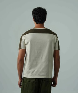Camiseta de manga corta para hombre con bloques de color, cuello redondo, ajuste regular, informal, con panel de hombro en contraste, de punto suave y de alto gramaje - Product Image 2