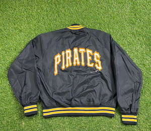 Blousons universitaires oversize personnalisés pour hommes, en satin uni, style bomber, avec logo brodé, coupe-vent, col rond, en polaire et denim, emballés en gros - Product Image 2