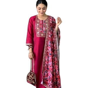 Salwar Kameez, vêtements pour femmes à la mode brodés pour mariage et festival, présentant un costume indien - Product Image 1