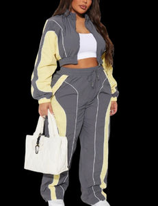 Conjunto Deportivo Personalizable para Mujer, Top Corto con Cremallera y Chaqueta Cortavientos, 100% Poliéster, Estampado, Dos Piezas, con Logotipo de Marca Propia - Product Image 3