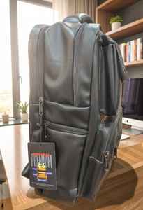 Sac à dos de voyage pour ordinateur portable en cuir PU de luxe 19x13 pouces, sac d'affaires en similicuir grande capacité multi-poches résistant à l'eau pour le travail - Product Image 3