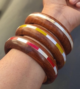 Bracelet en bois de luxe incrusté, fait main, accessoire de mode artisanal - Product Image 2
