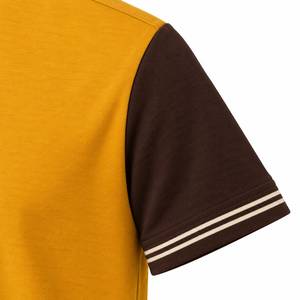 T-shirt à manches courtes jaune moutarde pour homme avec manches contrastées marron et rayures blanches, col rond, coupe décontractée - Product Image 5