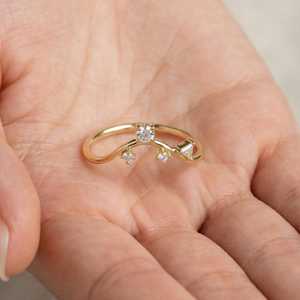 แหวนเพชรทรงกลมแบบโค้ง วงแหวนทอง 14K เพชรเลี้ยงในห้องปฏิบัติการ ของขวัญแต่งงานสุดหรูสำหรับงานปาร์ตี้ - Product Image 4