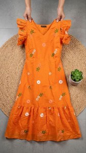 Vestido maxi hermoso y cómodo, elegante con cuello único y mangas distintivas, de algodón transpirable y tela suave. - Product Image 1