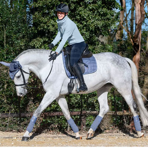 Tapis de selle haute performance pour chevaux, doté d'une construction matelassée durable et d'un tapis de selle de qualité supérieure pour une excellence équestre - Product Image 4
