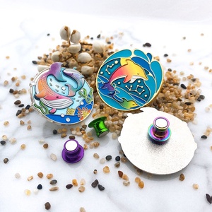 Insignia de metal personalizada de alta calidad hecha a medida de metal esmalte duro impresión UV Pin insignia, Marktex - Product Image 1