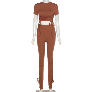 Ensemble deux pièces tendance pour femme : haut et pantalon au-dessus du genou, couleur unie, délavé, éco-responsable - Product Image 3