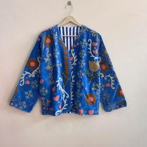 Veste en velours brodée à la main Suzani, manteau pour femme, veste Suzani, cadeau pour elle - Product Image 1