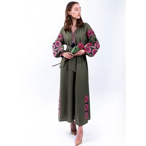 Robe longue brodée florale ethnique à col en V avec ceinture mi-taille pour femme, motifs brodés, manches longues, style Ukraine - Product Image 1