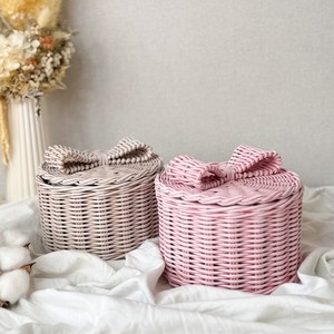 Panier de rangement rond tressé avec couvercle pour bijoux et cadeaux, idéal pour la maison, l'hôtel, la station balnéaire, la chambre à coucher et la décoration de table. - Product Image 1