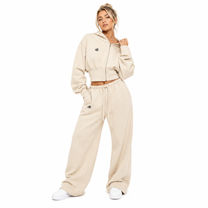 Ensemble de sweats à capuche zippés courts en polaire premium pour femmes et pantalons de survêtement à jambes larges, broderie de logo personnalisée, vente en gros, fournisseur OEM de streetwear - Product Image 3