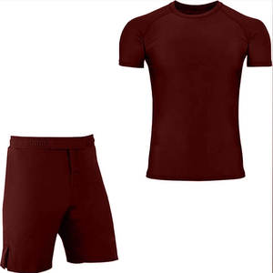 Ensemble Rash Guard Homme Bordeaux à Manches Courtes en Néoprène – Écologique, Respirant, Séchage Rapide – Kit d'Entraînement de Natation et Sport Adulte - Product Image 1