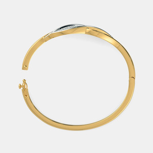 Brazalete Abierto de Oro con Diseño de Ondas y Diamantes - Product Image 4