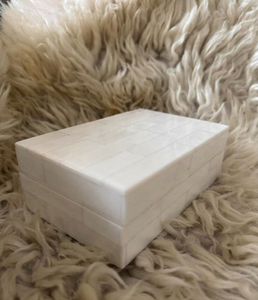 Caja de Cartas de Lujo Vintage con Incrustaciones de Hueso, Porta Cartas Hecho a Mano, Diseño Personalizado, Decoración Duradera para Mesa de Interior, Sala de Estar - Product Image 1