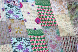 Couvre-lit indien beige vintage en patchwork Kantha, brodé à la main - Product Image 5