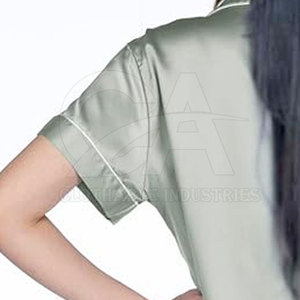 Conjunto de Pijama de Satén para Mujer 2026, Camisa de Manga Corta con Botones y Pantalones Cortos, Pijama de Seda para Mujer, Cómodo y Personalizable - Product Image 2