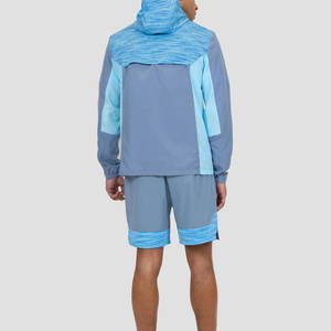 Conjunto Deportivo de Verano para Hombre con Logotipo Personalizado, Chaqueta Cortavientos y Pantalones Cortos Deportivos, Diseño 2 en 1 con Capucha, Poliéster/Nailon - Product Image 3