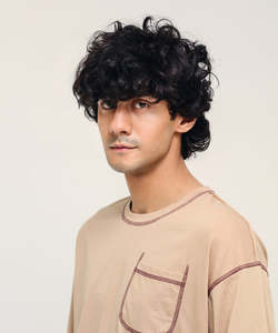 Camiseta de hombre con diseño de costuras, hombros caídos, bolsillo con ribete en contraste, cuello redondo, manga corta, estilo casual. - Product Image 5