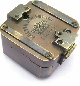 Latón antiguo náutico Kelvin & Hughes Natural Sine 1917 Brunton Brújula de bolsillo de latón Herramientas de navegación para exteriores - Product Image 1
