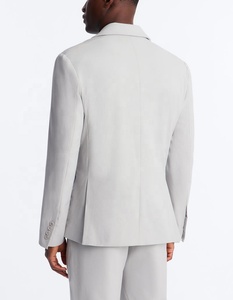 Traje de negocios para hombre, personalizable en colores y telas, corte ajustado, cuello de solapa, antiarrugas, poliéster. - Product Image 2