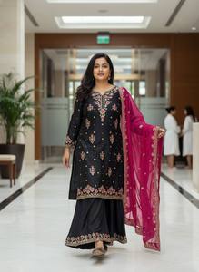 Dale un toque moderno a tu guardarropa con el nuevo conjunto de salwar kameez para mujer, ideal para fiestas. - Product Image 2